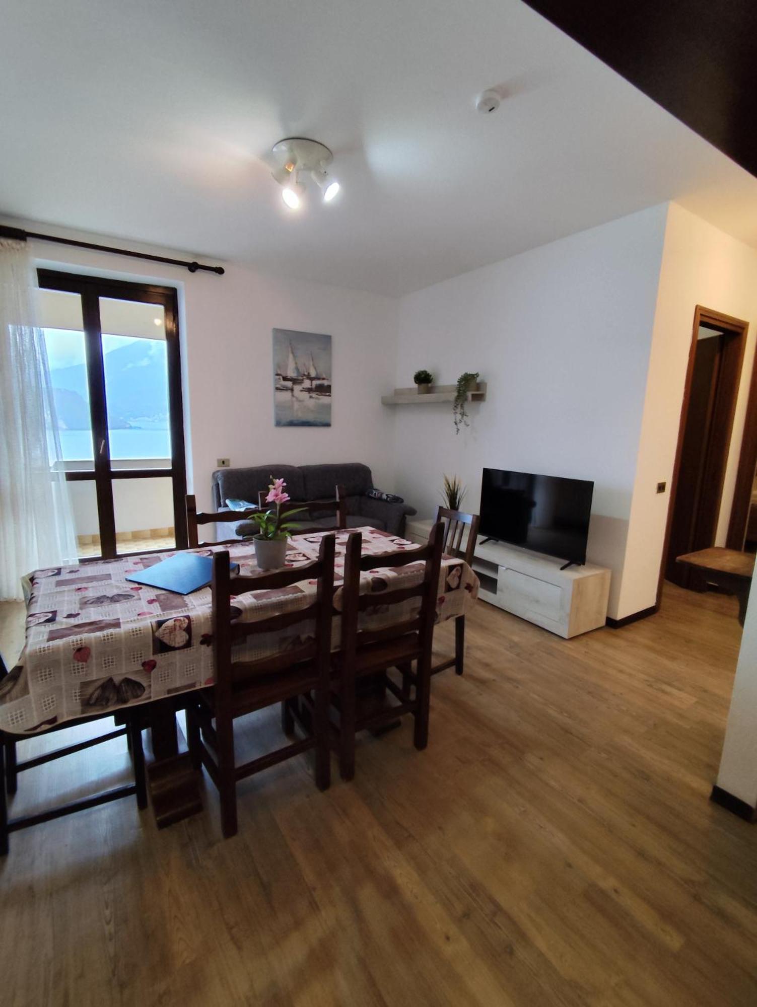 Casa Sofie E Charlotte Apartment Varenna Bagian luar foto